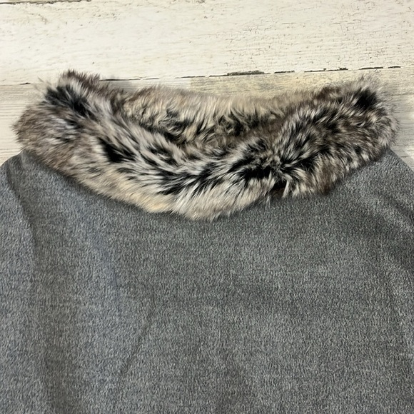 J. McLaughlin Warren Poncho NWT - Picture 3 of 6